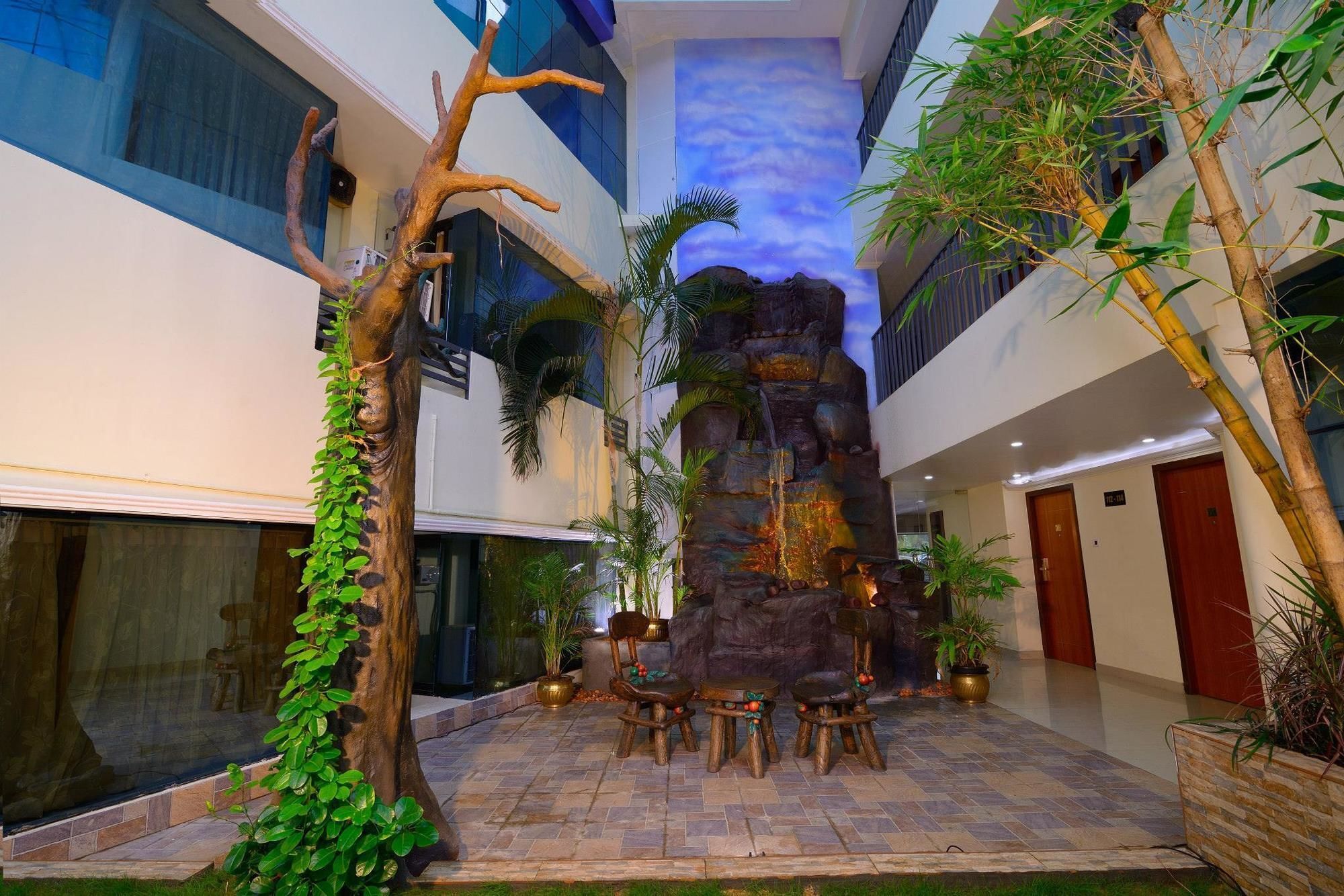 Sps Kings Way Hotel Thiruvananthapuram Kültér fotó